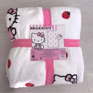 Hello Kitty Strawberry Plush Blanket - Twin Size (60in x 90in)